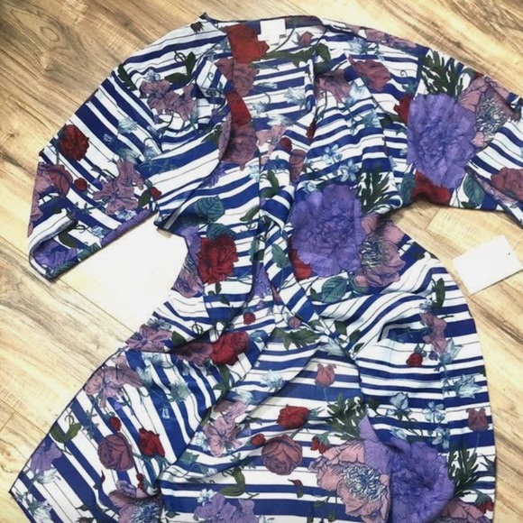 LuLaRoe Other - Lularoe NWT Small Shirley Kimono.π LuLaRoe Other - Lularoe NWT Small Shirley Kimono.π